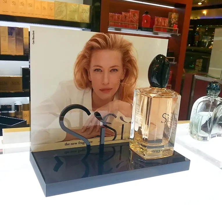 High-end Durable Metal Cosmetic and Skincare Product Display Stand With LED Lights Lipstick Display Rack for Retail Stores